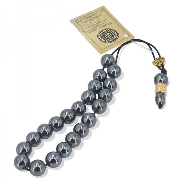 ΚΟΜΠΟΛΟΙ ΑΠΟ ΑΙΜΑΤΙΤΗ ΠΕΤΡΑ