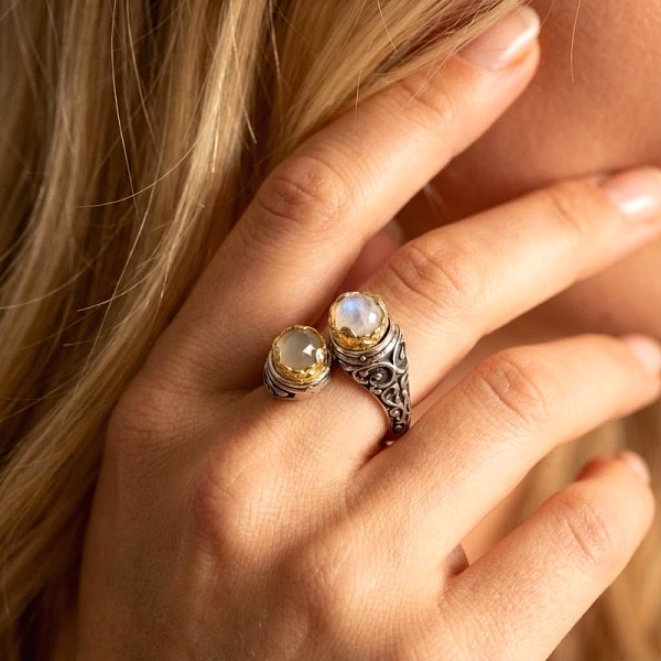 ΔΑΧΤΥΛΙΔΙ ΑΣΗΜΙ 925 ΜΕ ΕΠΙΧΡΥΣΩΣΗ Κ18 ΚΑΙ ΑΜΑΖΟΝΙΤΗ ΠΕΤΡΑ