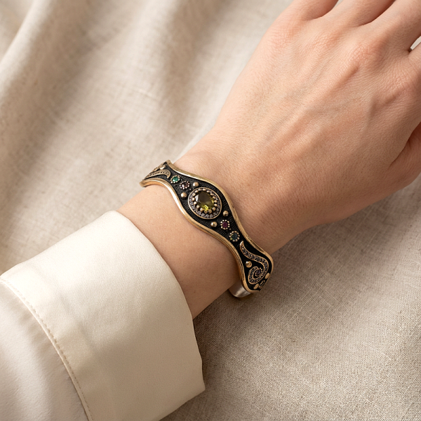 ΧΕΙΡΟΠΟΙΗΤΟ ΑΝΤΙΚΕ ΒΡΑΧΙΟΛΙ ΑΠΟ ΑΣΗΜΙ925 ΜΕ ΤΟΠΑΖ ΠΕΤΡΑ ΚΑΙ ΖΙΡΚΟΝ