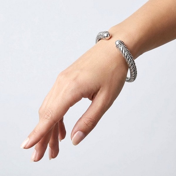 ΧΕΙΡΟΠΟΙΗΤΟ ΣΚΑΛΙΣΤΟ ΒΡΑΧΙΟΛΙ ΧΕΙΡΟΠΕΔΑ ΑΠΟ ΑΣΗΜΙ925 ΚΑΙ ΑΜΕΘΥΣΤΟ ΠΕΤΡΑ