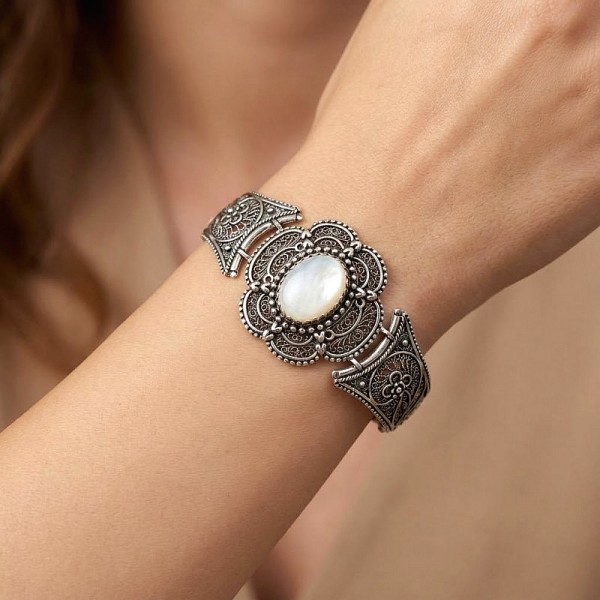 ΑΝΤΙΚΕ ΧΕΙΡΟΠΟΙΗΤΟ ΒΡΑΧΙΟΛΙ ΑΣΗΜΙ925 ΜΕ ΜΑΤΙ ΤΙΓΡΗΣ ΠΕΤΡΕΣ