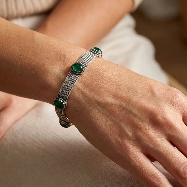 ΧΕΙΡΟΠΟΙΗΤΟ ΑΛΥΣΙΔΩΤΟ ΒΡΑΧΙΟΛΙ ΑΣΗΜΙ925 ΜΕ ΑΧΑΤΗ ΠΕΤΡΑ