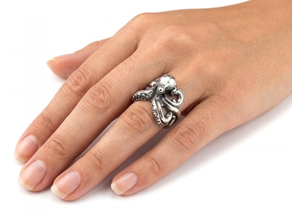 ΜΟΝΟΠΕΤΡΟ ΔΑΧΤΥΛΙΔΙ ΑΠΟ ΑΣΗΜΙ925 ΜΕ ΑΜΕΘΥΣΤΟ ΠΕΤΡΑ