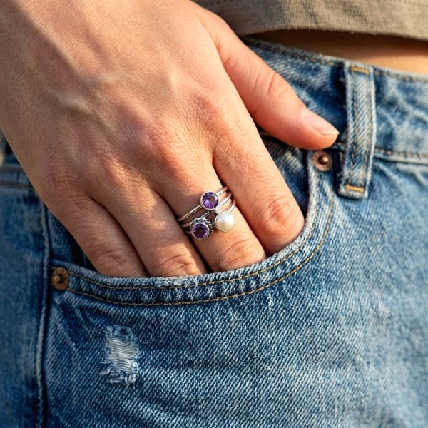 ΧΕΙΡΟΠΟΙΗΤΟ ΔΑΧΤΥΛΙΔΙ ΑΠΟ ΑΣΗΜΙ925 ΜΕ ΑΜΕΘΥΣΤΟ ΠΕΤΡΑ