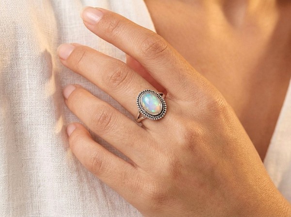 ΧΕΙΡΟΠΟΙΗΤΟ ΔΑΧΤΥΛΙΔΙ ΑΠΟ ΑΣΗΜΙ925 ΜΕ ΦΕΑΓΓΑΡΟΠΕΤΡΑ