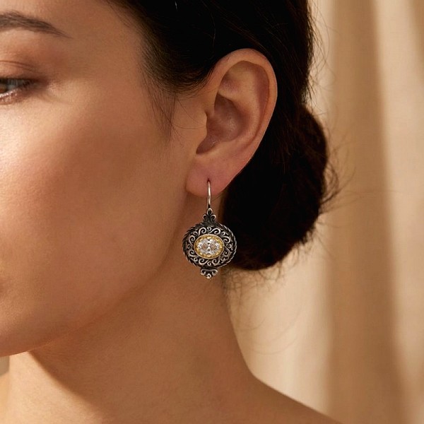 BYZANTINA ΣΚΟΥΛΑΡΙΚΙΑ AΠO ΑΣΗΜΙ925 ΜΕ ΕΠΙΧΡΥΣΩΣΗ Κ18 ΚΑΙ ΛΑΠΙΣ ΠΕΤΡΑ