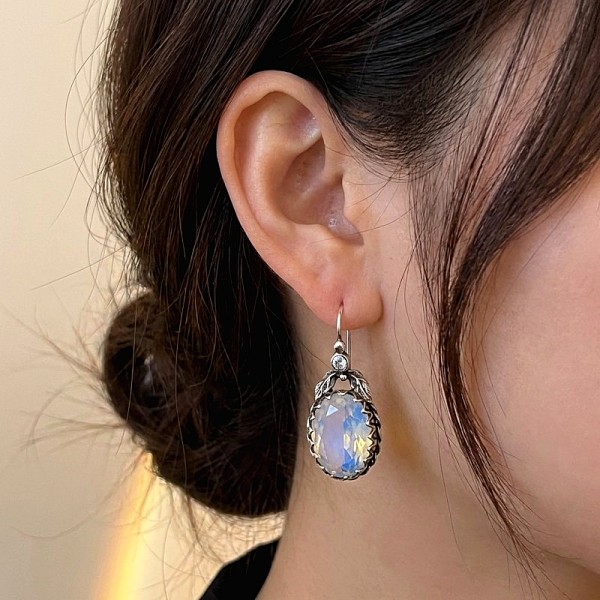 ΑΝΤΙΚΕ ΣΚΟΥΛΑΡΙΚΙΑ ΑΣΗΜΙ925 ΜΕ ΚΟΚΚΙΝΟ ΖΙΡΚΟΝ ΠΕΤΡΑ