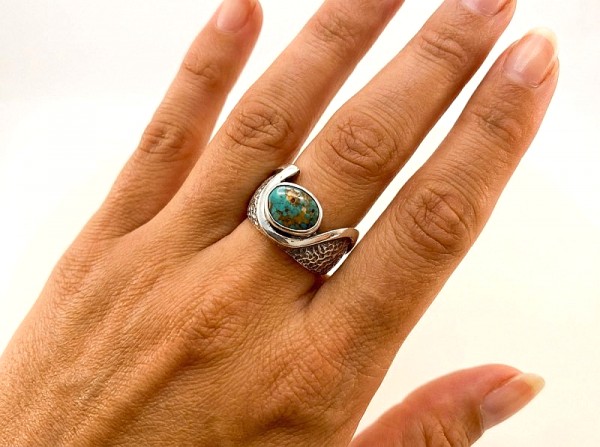 ΧΕΙΡΟΠΟΙΗΤΟ ΔΑΧΤΥΛΙΔΙ ΑΠΟ ΑΣΗΜΙ925 ΚΑΙ ΤΥΡΚΟΥΑΖ ΠΕΤΡΑ