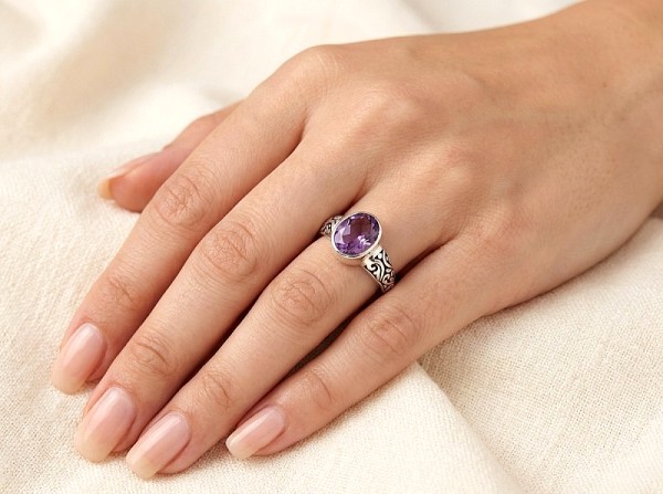 ΧΕΙΡΟΠΟΙΗΤΟ ΔΑΧΤΥΛΙΔΙ ΑΠΟ ΑΣΗΜΙ925 ΚΑΙ ΓΡΑΝΑΔΑ ΠΕΤΡΑ