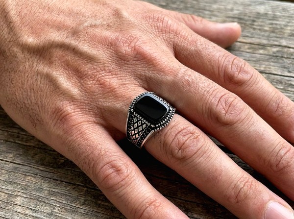 ΑΝΔΡΙΚΟ ΔΑΧΤΥΛΙΔΙ ΑΠΟ ΑΣΗΜΙ925 ΚΑΙ ΟΝΥΧΑ ΠΕΤΡΑ