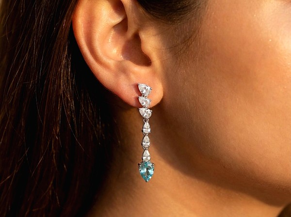 ΚΡΕΜΑΣΤΑ ΣΚΟΥΛΑΡΙΚΙΑ ΑΣΗΜΙ925 ΜΕ ΟΝΥΧΑ ΠΕΤΡΑ