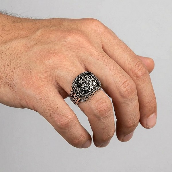 ΑΝΔΡΙΚΟ ΔΑΧΤΥΛΙΔΙ ΑΠΟ ΑΣΗΜΙ925 ΚΑΙ ΖΙΡΚΟΝ ΠΕΤΡΑ