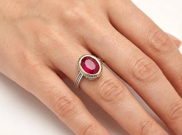 ΑΝΤΙΚΕ ΧΕΙΡΟΠΟΙΗΤΟ ΔΑΧΤΥΛΙΔΙ ΑΣΗΜΙ925 ΜΕ ΛΑΠΙΣ ΠΕΤΡΑ