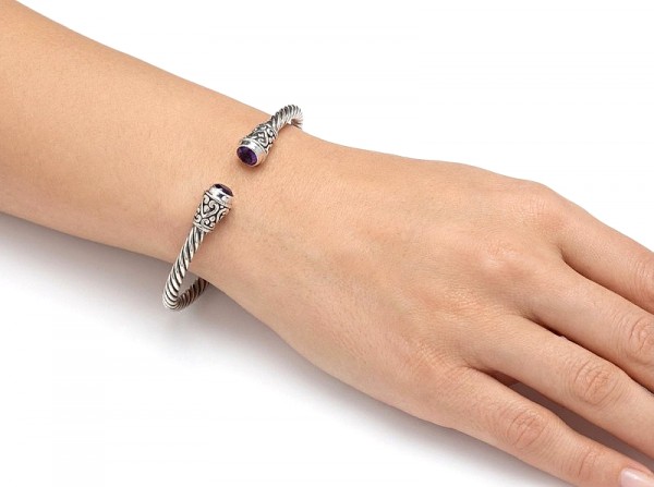 ΧΕΙΡΟΠΟΙΗΤΟ ΣΚΑΛΙΣΤΟ ΒΡΑΧΙΟΛΙ ΧΕΙΡΟΠΕΔΑ ΑΠΟ ΑΣΗΜΙ925 ΚΑΙ ΑΜΕΘΥΣΤΟ ΠΕΤΡΑ