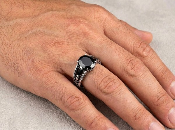 ΑΝΔΡΙΚΟ ΔΑΧΤΥΛΙΔΙ ΑΠΟ ΑΣΗΜΙ925 ΚΑΙ ΟΝΥΧΑ ΠΕΤΡΑ