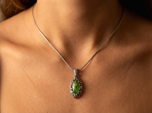 ΧΕΙΡΟΠΟΙΗΤΟ ΒΥΖΑΝΤΙΝΟ ΜΕΝΤΑΓΙΟΝ ΑΣΗΜΙ925 ΜΕ ΠΡΑΣΙΝΟ COPPER ΤΥΡΚΟΥΑΖ ΠΕΤΡΑ