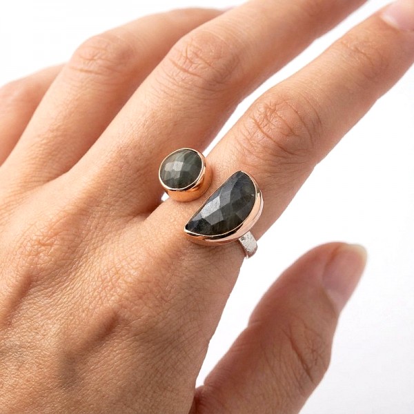 ΧΕΙΡΟΠΟΙΗΤΟ ΔΑΧΤΥΛΙΔΙ ΑΠΟ ΑΣΗΜΙ925 ΜΕ ΛΑΠΙΣ ΠΕΤΡΑ