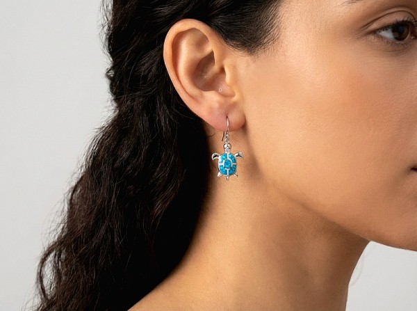 ΚΡΕΜΑΣΤΑ ΧΕΙΡΟΠΟΙΗΤΑ ΣΚΟΥΛΑΡΙΚΙΑ ΑΠΟ ΑΣΗΜΙ925 ΕΠΙΧΡΥΣΩΣΗ Κ18 ΚΑΙ ΜΑΡΓΑΡΙΤΑΡΙ ΚΑΛΛΙΕΡΓΕΙΑΣ