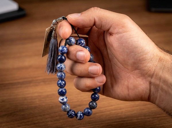 ΚΟΜΠΟΛΟΙ ΑΠΟ ΜΑΛΑΧΙΤΗ ΠΕΤΡΑ ΜΕ ΑΣΗΜΕΝΙΑ ΦΟΥΝΤΑ