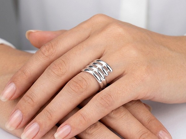 ΧΕΙΡΟΠΟΙΗΤΟ ΔΑΧΤΥΛΙΔΙ ΑΠΟ ΑΣΗΜΙ925 ΚΑΙ ΖΙΡΚΟΝ ΠΕΤΡΑ