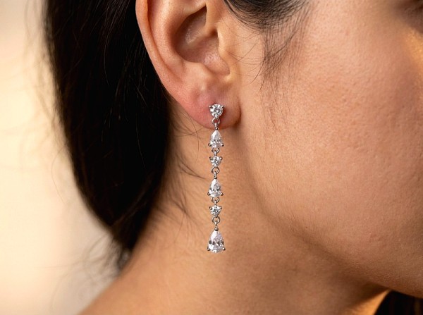 ΚΡΕΜΑΣΤΑ ΣΚΟΥΛΑΡΙΚΙΑ ΑΣΗΜΙ925 ΜΕ ΖΙΡΚΟΝ ΠΕΤΡΕΣ