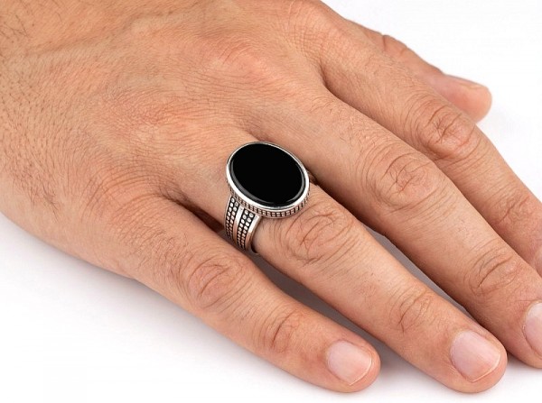 ΑΝΔΡΙΚΟ ΔΑΧΤΥΛΙΔΙ ΑΠΟ ΑΣΗΜΙ925 ΜΕ ΟΝΥΧΑ ΠΕΤΡΑ