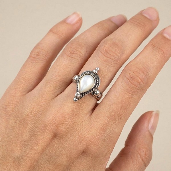 ΑΝΤΙΚΕ ΜΟΝΟΠΕΤΡΟ ΔΑΧΤΥΛΙΔΙ ΑΠΟ ΑΣΗΜΙ925 ΜΕ ΖΙΡΚΟΝ